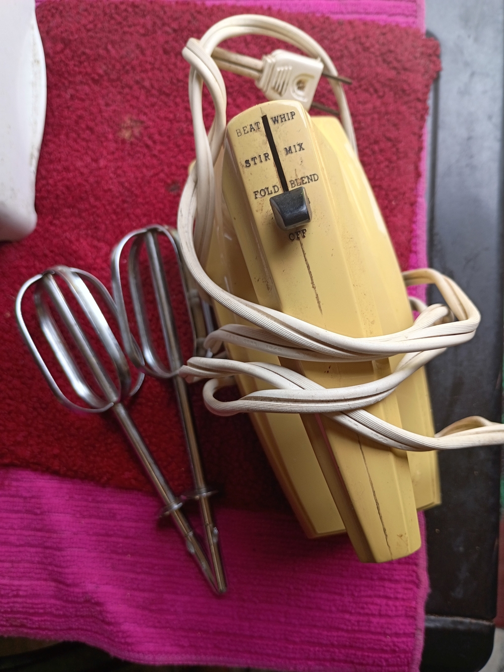 Vintage Yellow Cake Mixer - Electric Handheld Mixer for Baking